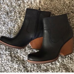 Kork-ease booties